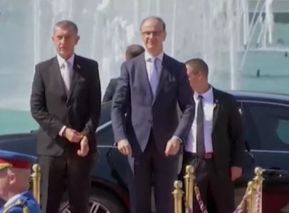 Garda, himne i crveni tepih: Macut dočekao Babiša ispred Palate Srbija uz najviše državne počasti
