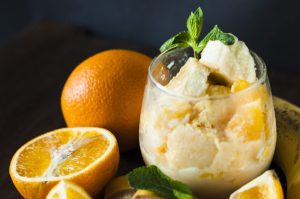 Sladoled od narandže: Kremast, osvežavajuć i jednostavan za pripremu (RECEPT+VIDEO)