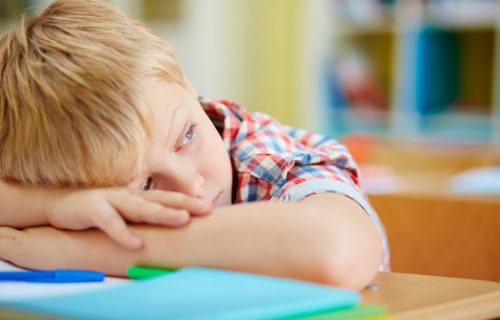 Dosada nije neprijatelj: Psiholozi otkrivaju zašto trenuci bez ekrana mogu pomoći deci da otkriju svoje talente