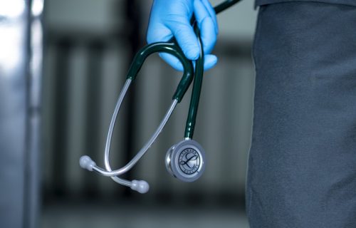 Evo u kojim zemljama važi srpska zdravstvena knjižica: Jedan dokument obavezno izvadite pre puta