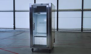 Spas za toplotni talas: Stigao prvi vertikalni frižider za ljude (VIDEO)