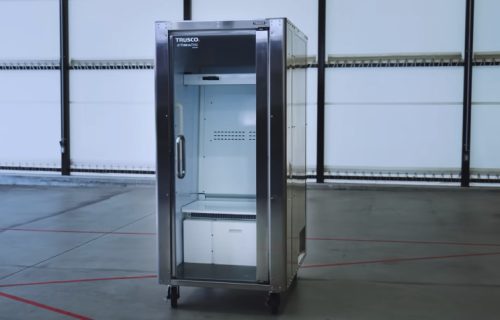 Spas za toplotni talas: Stigao prvi vertikalni frižider za ljude (VIDEO)
