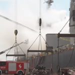 Veliki požar u Poljskoj luci: Zapalio se teretni brod, angažovano mnogo vatrogasaca (VIDEO)