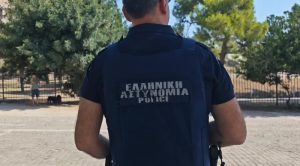 Horor na Akropolju: Pomahnitali napadač ubadao turiste, ima teže povređenih
