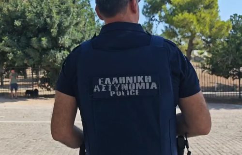 Horor na Akropolju: Pomahnitali napadač ubadao turiste, ima teže povređenih