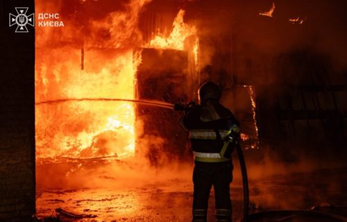 Eksplozije odjekivale Kijevom: Požari u više opština, Rusija izvela masovan raketni napad (VIDEO)