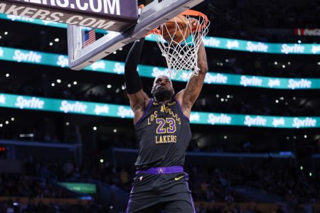 Lebronov ugovor sa Filadelfijom frapirao Amere: I Srbin u NCAA će zarađivati više od njega