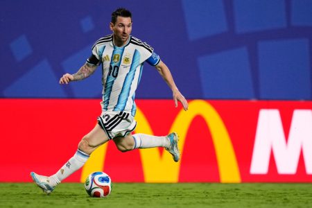Teorija zavere ili slučajnost? FIFA poslala Mesijevog “omiljenog” sudiju na Englesku