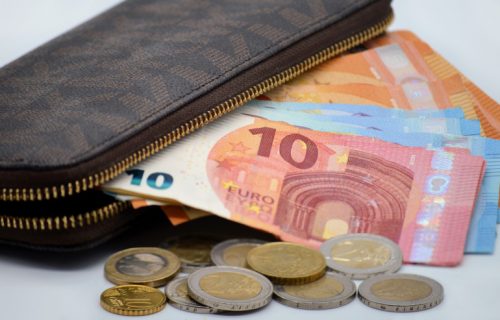Prosečna plata u Zagrebu premašila 200.000 dinara: Evo ko zarađuje najviše, a ko najmanje
