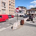 Uznemirujući snimak iz Novog Pazara: Dečaci predaju nešto muškarcu ispod mosta, evo na šta se sumnja