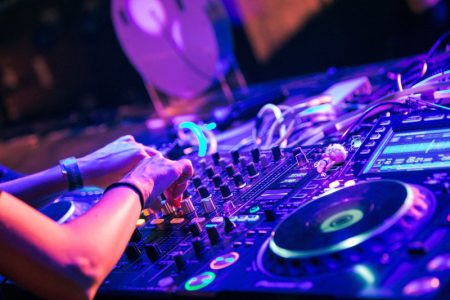 Devojčica sa Malte oduševila DJ nastupom: Osvojila sjajnim osećajem za ritam i komunikacijom sa publikom (VIDEO)