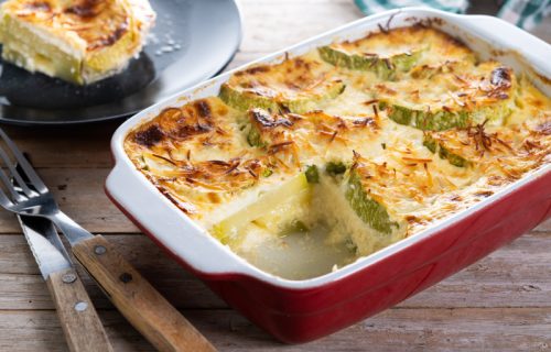 Grčka musaka: Na prvi pogled izgleda kao naša, ali… (RECEPT+VIDEO)