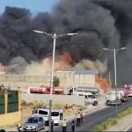 Veliki požar na auto-putu Tirana-Drač, kuće i preduzeća u opasnosti