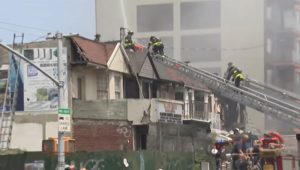 Veliki požar u Njujorku: Vatra progutala više kuća, povređena 21 osoba (VIDEO)