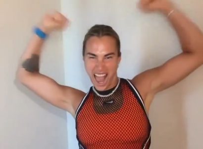 Mrežasto, a ispod… U ovoj haljinici će prva teniserka sveta igrati na US Openu – Goreće Njujork (VIDEO)