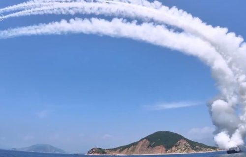 Kimova čudna nova "igračka": Snimak paljbe šokirao analitičare, ovo je novi pristup ratu (VIDEO)