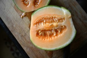 Osvežavajuća salata od leblebija, dinje i fete (RECEPT+VIDEO)