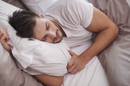 Da li nam je zaista potrebno osam sati neprekidnog sna? Istorija spavanja otkriva iznenađujuću istinu