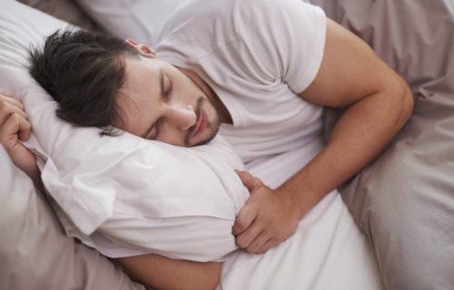 Da li nam je zaista potrebno osam sati neprekidnog sna? Istorija spavanja otkriva iznenađujuću istinu