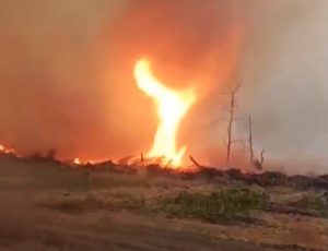Vatreni tornado divlja oko Černobilja: Nije AI, niti nova igra, stvarno se desilo (VIDEO)