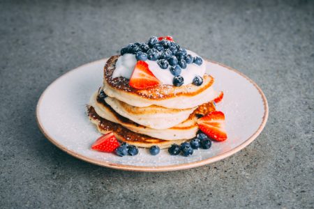 Palačinke od borovnica i banane: Savršen, lagan doručak (RECEPT+VIDEO)