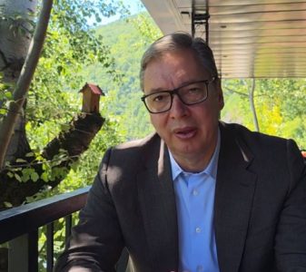 Vučić: Ukoliko lista “Ujedinjena Srbija“ izgubi na izborima, iste večeri pružamo ruku blokaderima