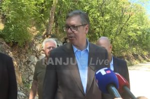 (UŽIVO) Vučić na otvaranju velelepnog staklenog vidikovca na Kablaru