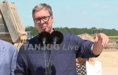 "Ništa nije postojalo, sve su izmislili": Vučić: upozorio da će slučaj "zvučni top" dobiti sudski epilog