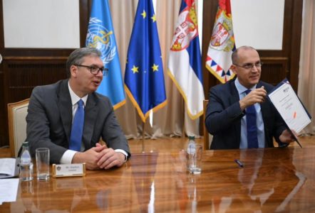 Vučić na potpisivanju sporazuma sa SZO: Jačanje zdravstvenog sistema i unapređenje dostupnosti lekova