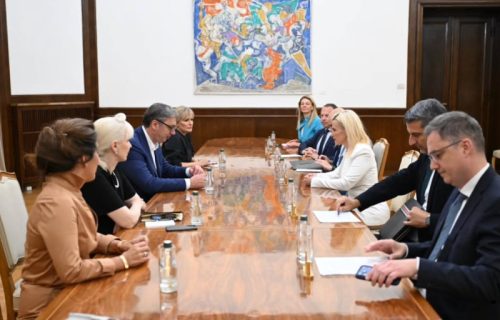 Vučić sa predstavnicima NALED-a: Fokus na programima koji će doprineti uređenju imovinsko-pravnih odnosa