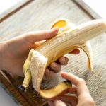 Kora banane protiv ujeda komaraca? Prirodni trik koji mnogi koriste za ublažavanje svraba