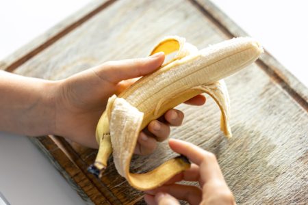 Kora banane protiv ujeda komaraca? Prirodni trik koji mnogi koriste za ublažavanje svraba