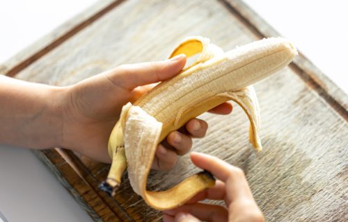 Kora banane protiv ujeda komaraca? Prirodni trik koji mnogi koriste za ublažavanje svraba