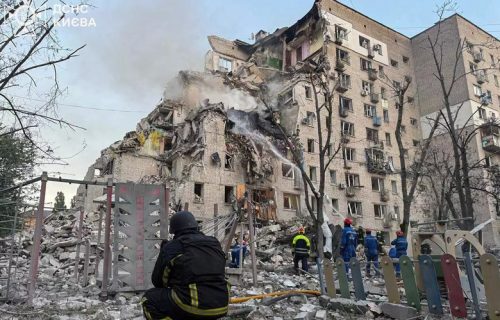 Strašan udar na Kijev, najmanje 11 mrtvih: Sručilo se 60 raketa i više od 100 dronova, šteta je ogromna