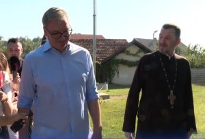 Vučić posetio crkvu u Čipuljiću: “Kao i u poslednjem ratu, prva kuća koju spale je iz familije Vučića”