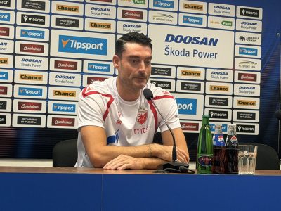 Rijera zapretio igračima: “Nikada neću tako spremati meč, odmah izmena”