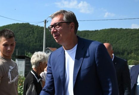 (UŽIVO) Vučić danas u Raškom okrugu: Obilazi radove na novom hirurškom bloku Opšte bolnice (VIDEO)