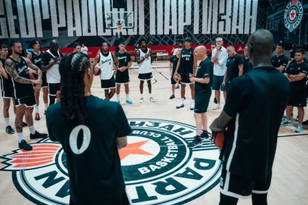 Krenuo i novi Partizan: Crno-beli pobedili Zenit, Stivens najefikasniji