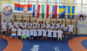 Kragujevac okuplja mlade rvačke talente: Četrdesetak sportista učestvuje na kampu