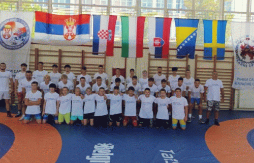 Kragujevac okuplja mlade rvačke talente: Oko 40 sportista učestvuje na kampu