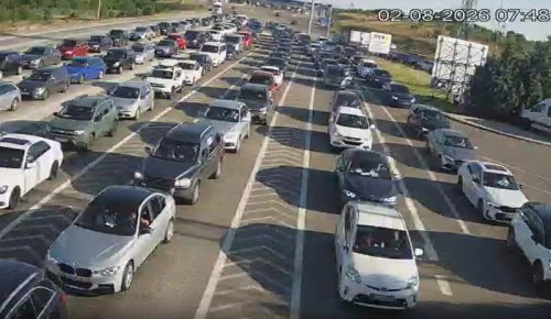 Stvaraju se velike gužve: AMSS objavio kolika su zadržavanja na prelazima, pred nama pik letnje sezone