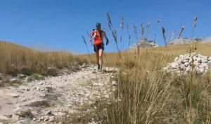 Posle teškog puta do majčinstva, oborila svetski rekord: Za 29 dana, pretrčala 2.000 kilometara, preko Alpa (VIDEO)