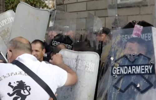 Neonacisti pokušali da upadnu u hotel sa jevrejskom decom u Sofiji: Tajani oštro osudio incident