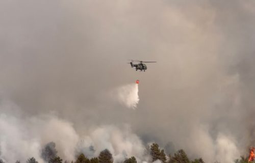 Dačić angažovao sve raspoložive snage, u akciji i Super Puma i Kamov: "Nastavlja se intenzivna borba" (VIDEO)