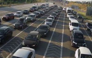 Stanje na granicama: Zadržavanja od 30 do 90 minuta, na auto-putevima kroz Srbiju bez zastoja