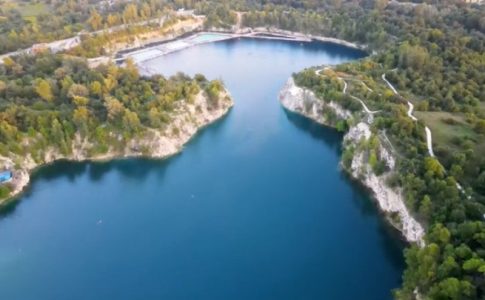 Poljski “Maldivi“ kriju tajnu: Nekadašnji kamenolom danas izgleda kao tropski raj (VIDEO)