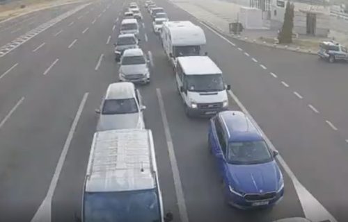Kolone automobila na granicama: Gužve na Preševu, Gostunu i Špiljanima, evo gde se čeka