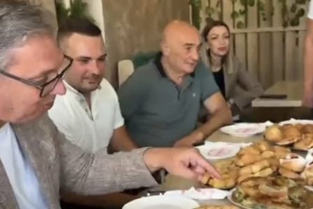 “Ja sam birao ime, neki se nerviraju”: Vučić objavio snimak iz pekare u Prokuplju (VIDEO)