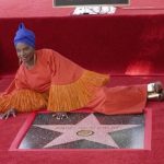 Anželik Kidžo upisala se u istoriju: Prva Afrikanka sa zvezdom na Holivudskoj stazi slavnih  (VIDEO)