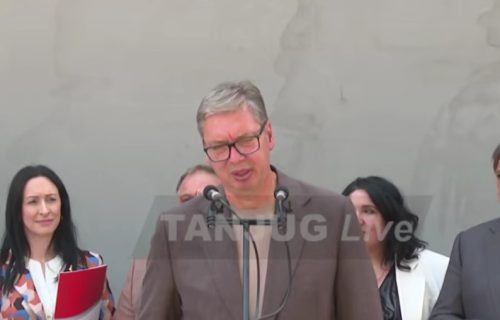 (UŽIVO) Vučić stigao u Trstenik: Predsednik u obilasku radova na izgradnji novog vrtića "Biseri" (VIDEO)
